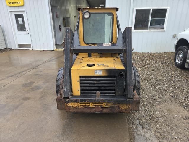 Image of New Holland L555 equipment image 3