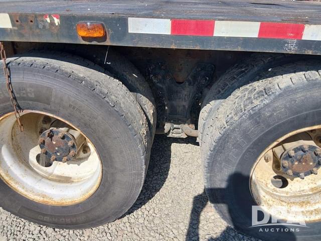 Image of Peterbilt 357 equipment image 2