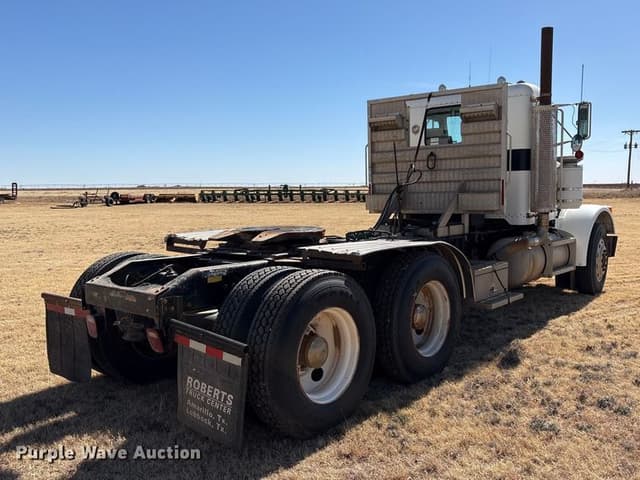 Image of Peterbilt 378 equipment image 4