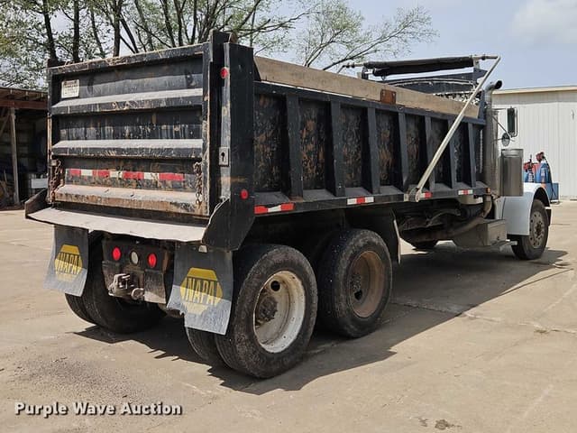 Image of Peterbilt 379 equipment image 4
