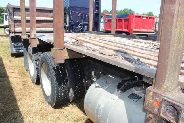 Image of Peterbilt 379 equipment image 4