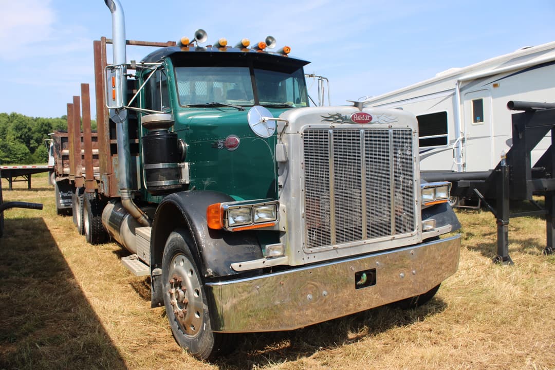 Image of Peterbilt 379 Primary image