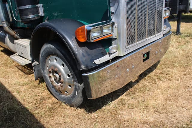 Image of Peterbilt 379 equipment image 1
