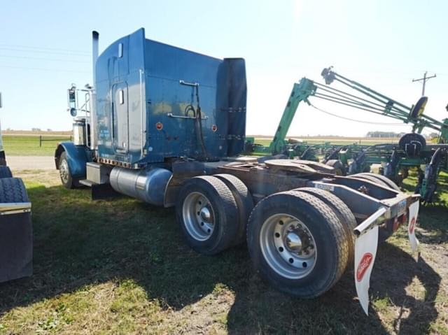 Image of Peterbilt 379 equipment image 2