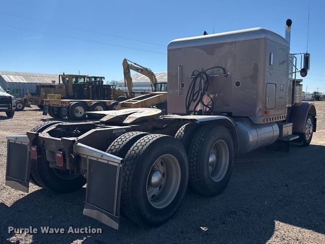Image of Peterbilt 379 equipment image 4