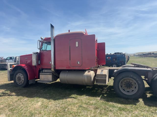 Image of Peterbilt 379 equipment image 2