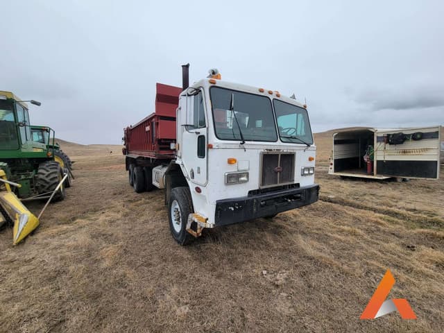 Image of Peterbilt 60 equipment image 2