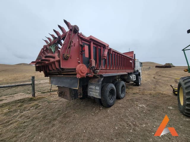Image of Peterbilt 60 equipment image 3