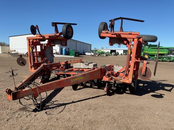 1991 Sunflower 3670 Equipment Image0