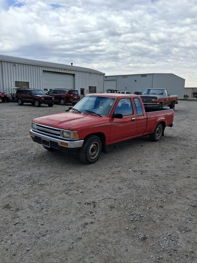 Image of Toyota Deluxe equipment image 3