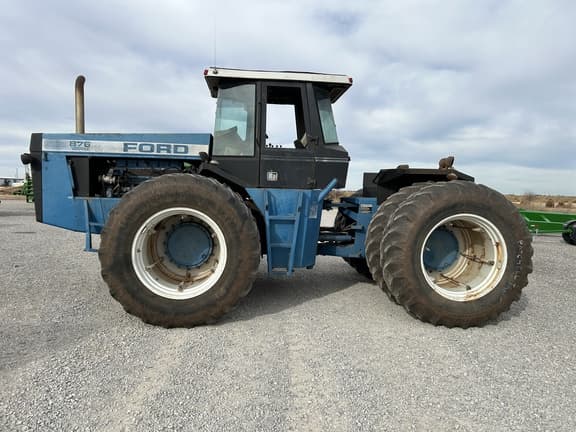 Image of Versatile 876 equipment image 1