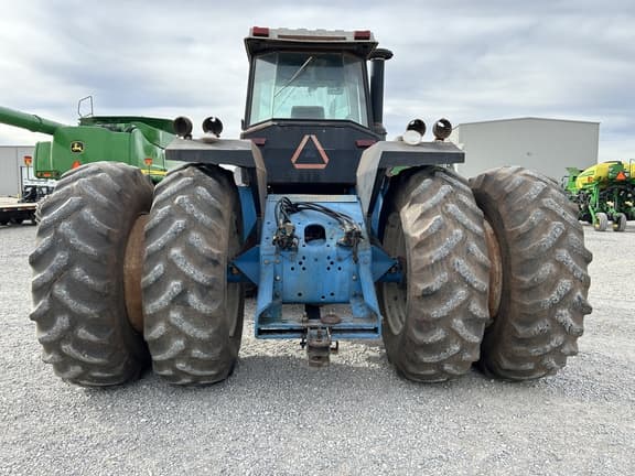 Image of Versatile 876 equipment image 3