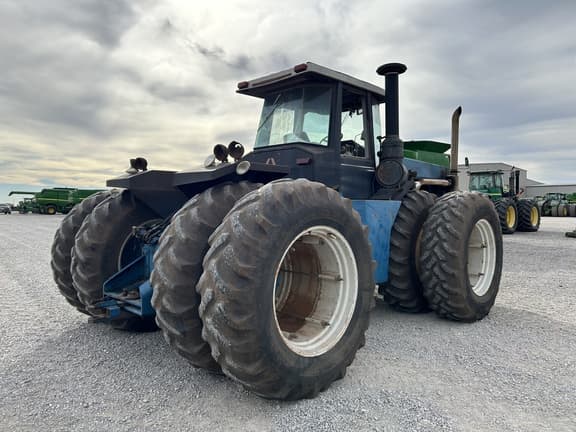 Image of Versatile 876 equipment image 4