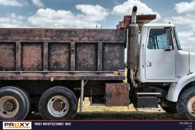 Image of White GMC WG equipment image 3