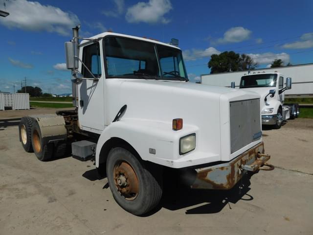 Image of White GMC WG64 equipment image 1