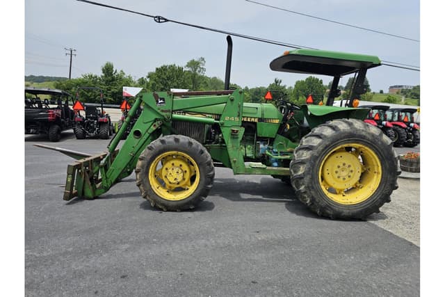 Image of John Deere 2355 equipment image 1