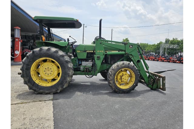 Image of John Deere 2355 equipment image 3