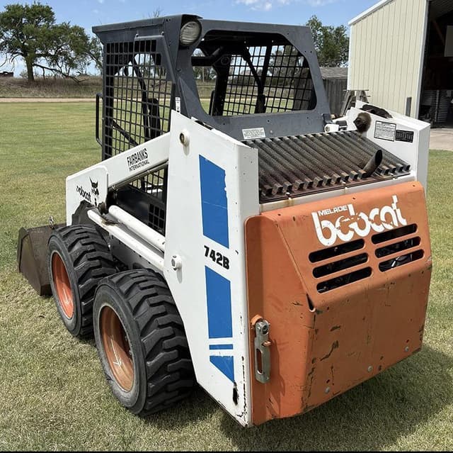 Image of Bobcat 742B equipment image 3