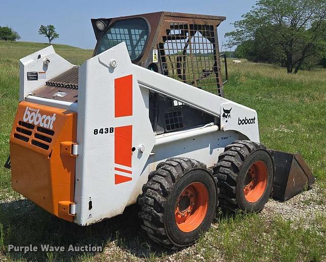 Image of Bobcat 843B equipment image 4