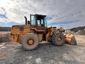 1992 Case 621B Image