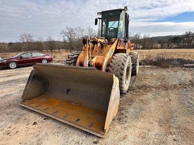 Image of Case 621B equipment image 3