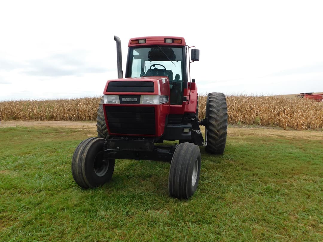 Image of Case IH 7110 Image 1