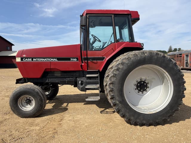 Image of Case IH 7110 equipment image 1