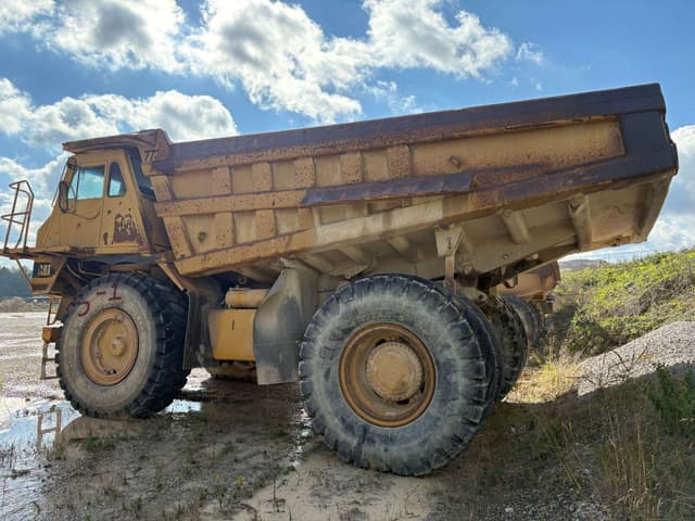 Image of Caterpillar 773B equipment image 1