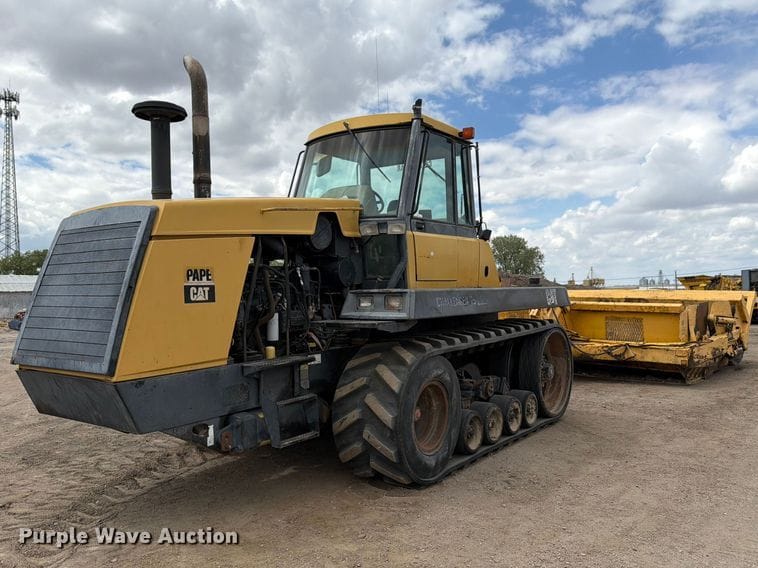 300 - 424 HP Tractors image