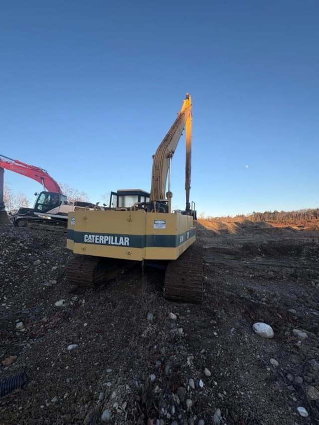 Image of Caterpillar EL240B equipment image 2