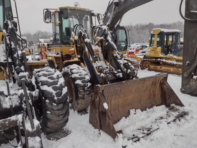 Image of Caterpillar IT24F equipment image 3