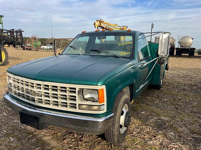 Image of Chevrolet 3500 equipment image 1