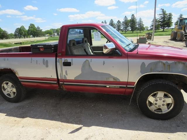 Image of Chevrolet 1500 equipment image 4