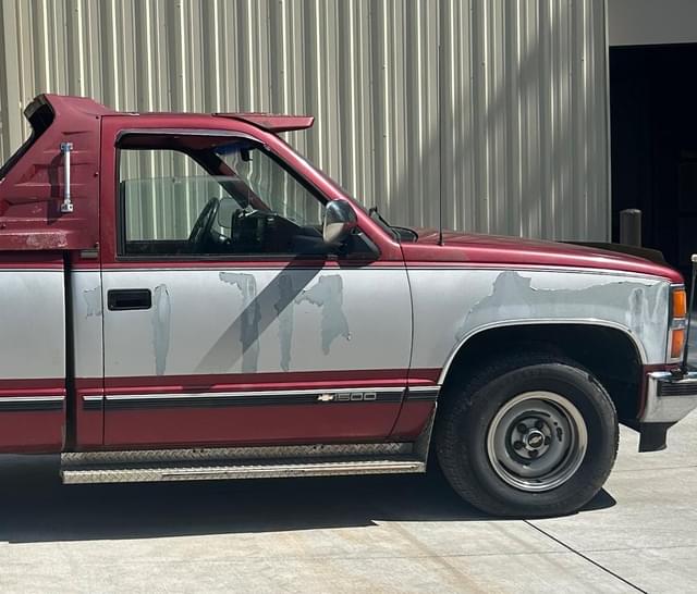 Image of Chevrolet 1500 equipment image 3