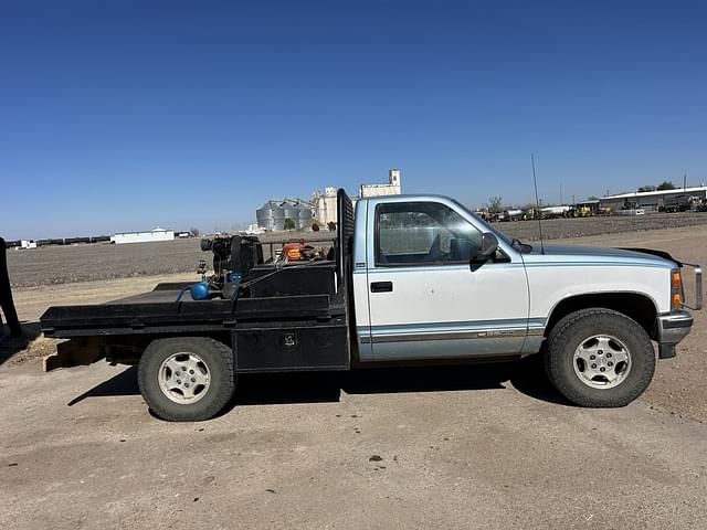 Image of Chevrolet 2500 equipment image 1