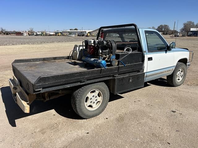 Image of Chevrolet 2500 equipment image 2