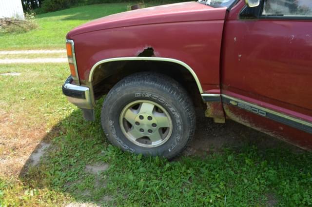 Image of Chevrolet 2500 equipment image 4