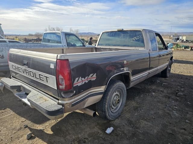 Image of Chevrolet 2500 equipment image 2