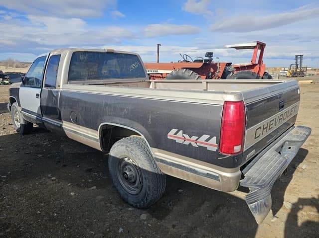 Image of Chevrolet 2500 equipment image 3