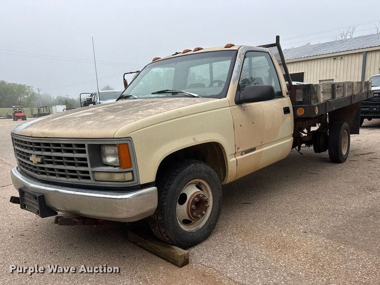1992 Chevrolet 3500 Express Equipment Image0