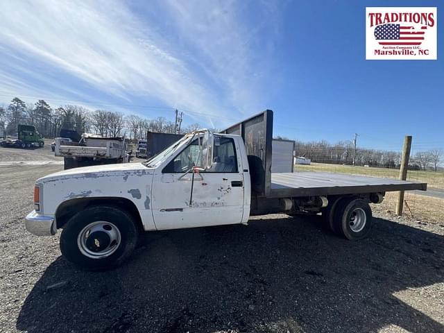 Image of Chevrolet 3500 equipment image 2