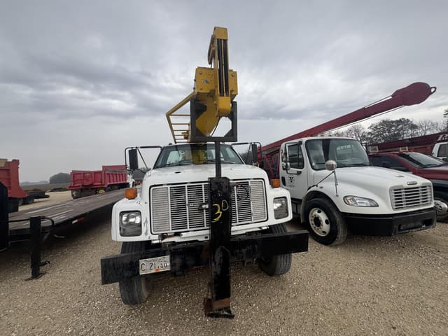 Image of Chevrolet 6500 equipment image 3