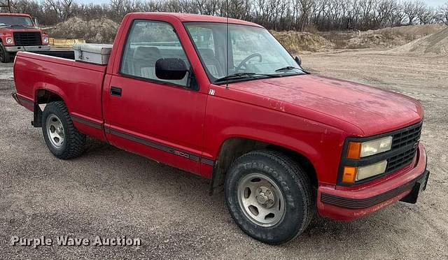 Image of Chevrolet C1500 equipment image 2