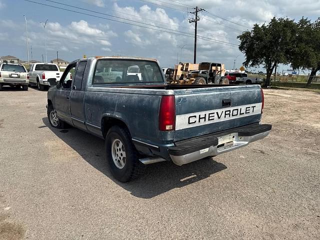 Image of Chevrolet C1500 equipment image 3