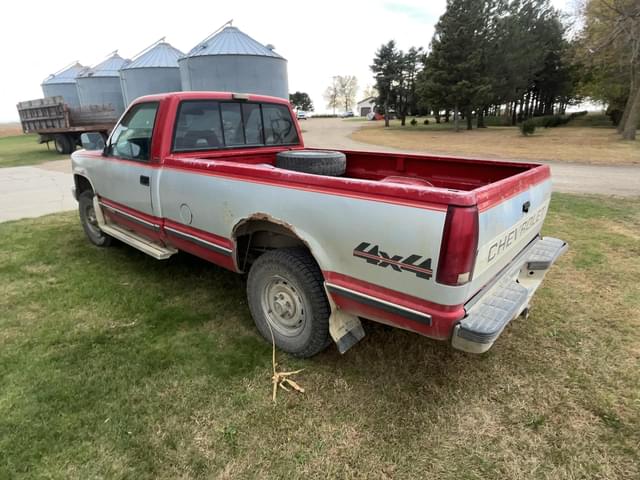 Image of Chevrolet K1500 equipment image 2