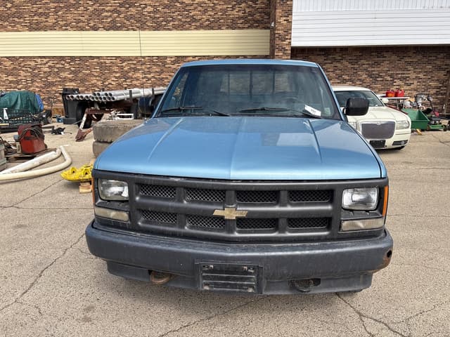 Image of Chevrolet K1500 equipment image 1