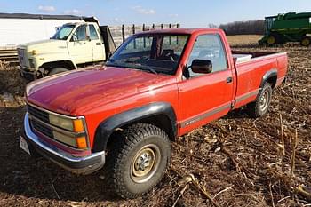 1992 Chevrolet K2500 Equipment Image0