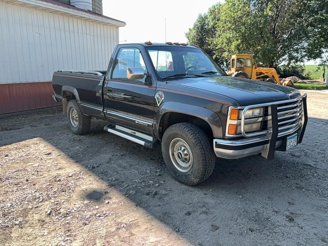 Image of Chevrolet 2500 equipment image 3