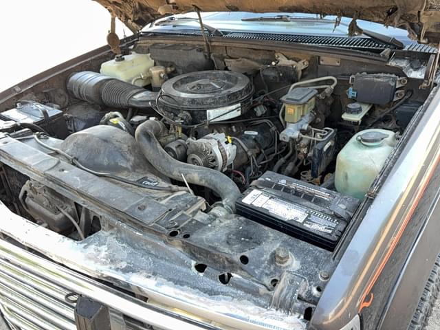 Image of Chevrolet 2500 equipment image 1