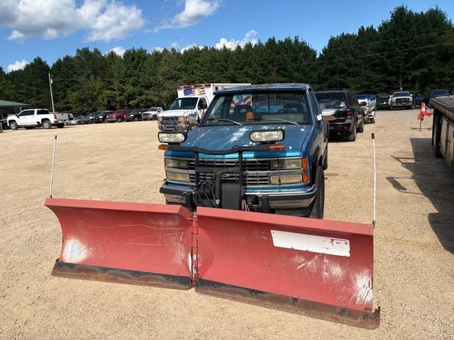 Image of Chevrolet 3500 equipment image 1